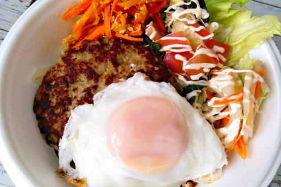 『沖縄県産牛肉&豚肉ハンバーグ』を使ったメニューが大人気!!